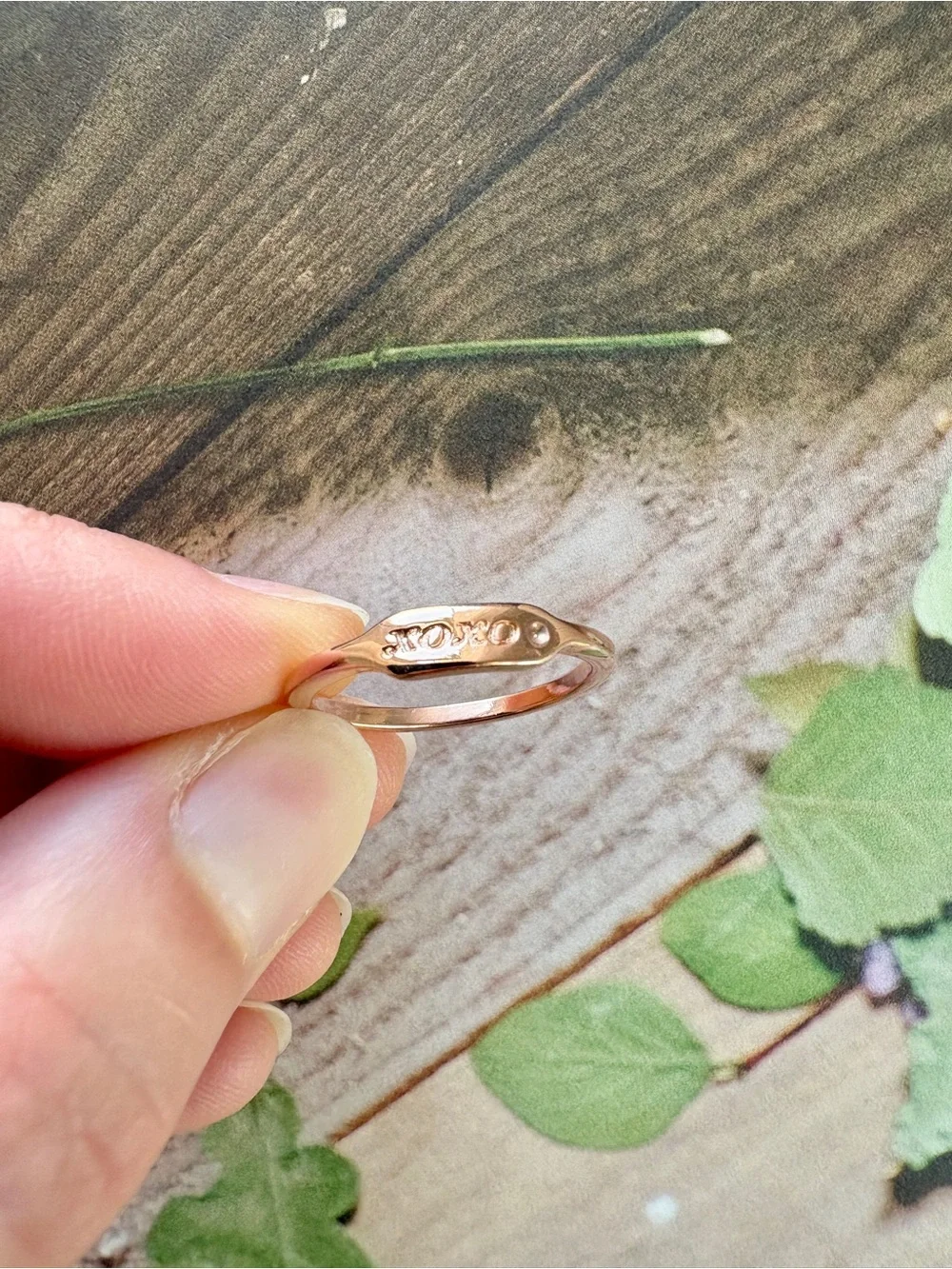 Gold Women’s Ring XOXO Size 8